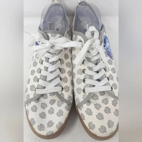 Disney Lilo & Stich Mens 10 Canvas Sneaker Shoes White Gum Soles Lace up - Picture 2 of 15